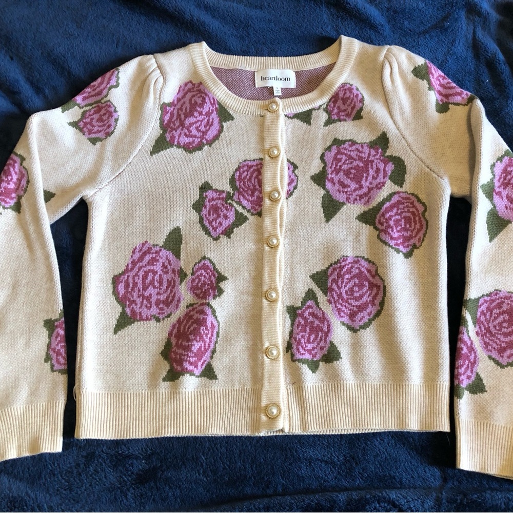 Heartloom Rose design Beige Cardigan Sweater size small new